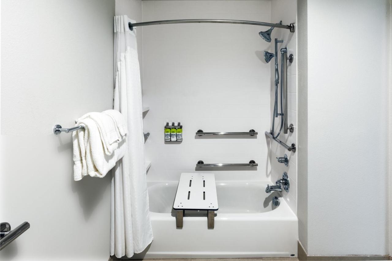 Holiday Inn Express & Suites - Denton - Sanger, An Ihg Hotel Eksteriør billede