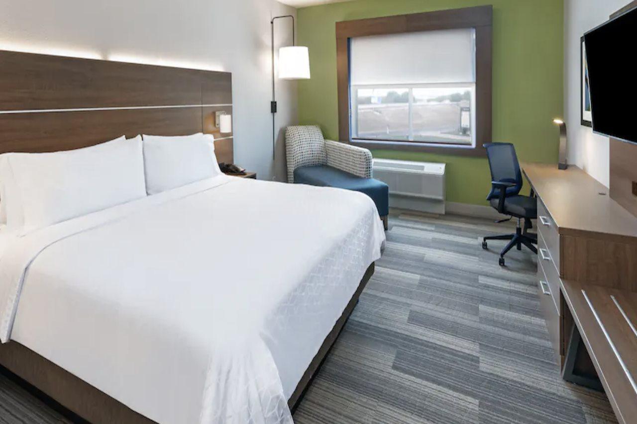 Holiday Inn Express & Suites - Denton - Sanger, An Ihg Hotel Eksteriør billede